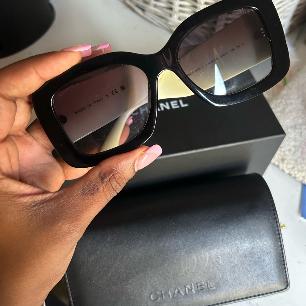 CHANEL Black and Cream Sunglasses - Picture 2 of 4